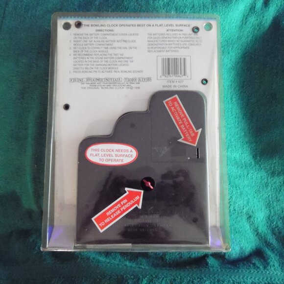 vintage retro looking bowling clock - Picture 2 of 2